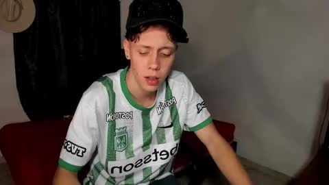 Julius Novachrono  online show from December 18, 2025, 7:47 am