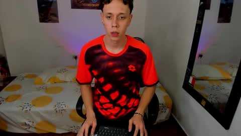 Julius Novachrono  online show from February 3, 2026, 6:40 am