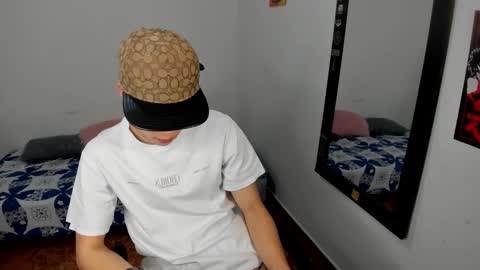 Julius Novachrono  online show from February 19, 2026, 5:14 am