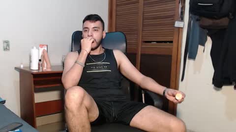 Snapshot of santiexxx chatting on December 14, 2025, 12:49 am santiexxx online show from December 14, 2025, 12:49 am