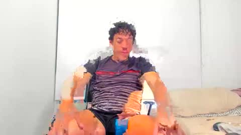 Snapshot of santitoerick_ chatting on May 29, 2026, 2:42 am Erick Santos online show from May 29, 2026, 2:42 am