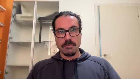 Snapshot of santopelo chatting on March 3, 2025, 9:33 am santopelo online show from March 3, 2025, 9:33 am