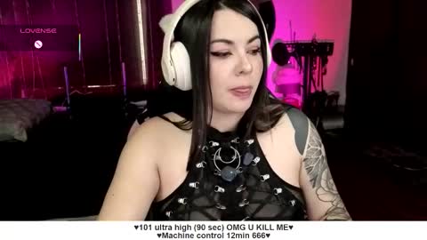 Snapshot of santos_liah chatting on November 22, 2025, 5:56 pm Liah Santos online show from November 22, 2025, 5:56 pm