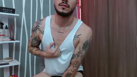 Snapshot of santti_torres chatting on November 5, 2025, 3:17 am Santy Torres online show from November 5, 2025, 3:17 am