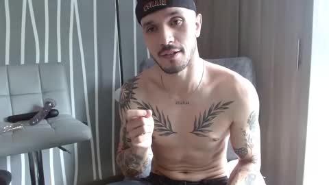 Snapshot of santti_torres chatting on February 25, 2026, 2:27 pm Santy Torres online show from February 25, 2026, 2:27 pm