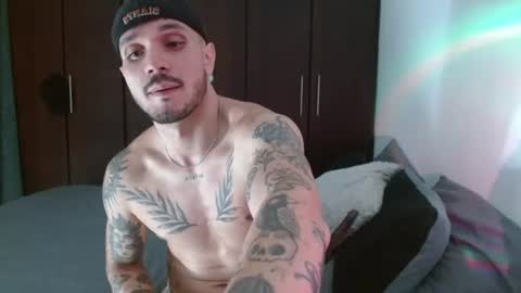 Snapshot of santti_torres chatting on June 19, 2026, 2:05 am Santy Torres online show from June 19, 2026, 2:05 am