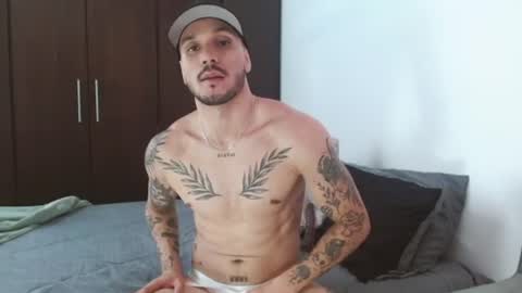 Snapshot of santti_torres chatting on June 19, 2026, 6:45 pm Santy Torres online show from June 19, 2026, 6:45 pm