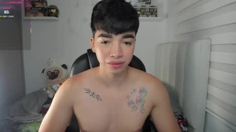 Snapshot of santy7u7 chatting on April 17, 2026, 1:36 pm Mr. Santiago online show from April 17, 2026, 1:36 pm