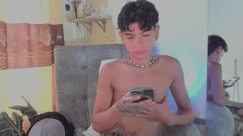 santy online show from November 25, 2025, 3:56 pm