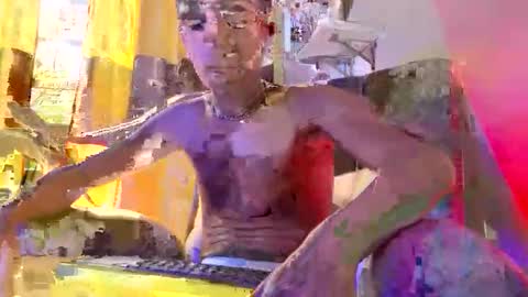 santy online show from November 30, 2025, 6:34 pm