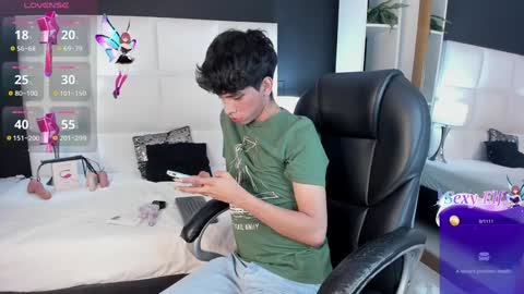 Santiago Carrington online show from December 7, 2024, 9:06 am