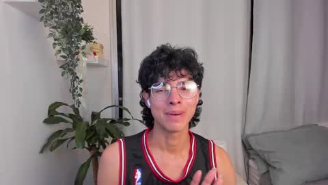 kitty online show from February 19, 2026, 3:24 am