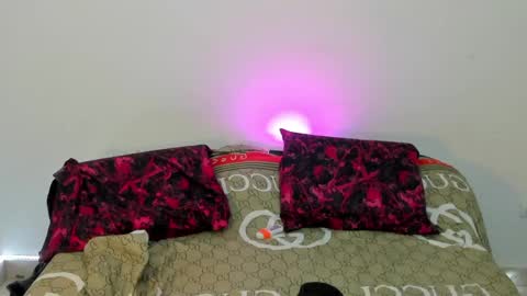 Snapshot of santy_of1 chatting on April 30, 2026, 1:17 pm santy_of1 online show from April 30, 2026, 1:17 pm
