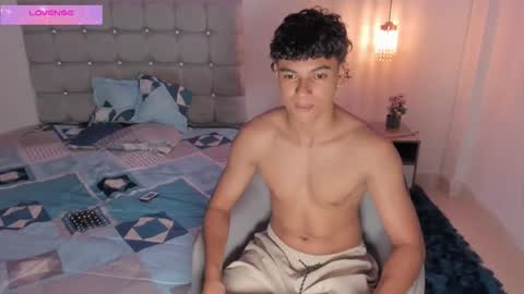 Snapshot of santy_stump chatting on September 25, 2025, 10:35 pm santy_stump online show from September 25, 2025, 10:35 pm