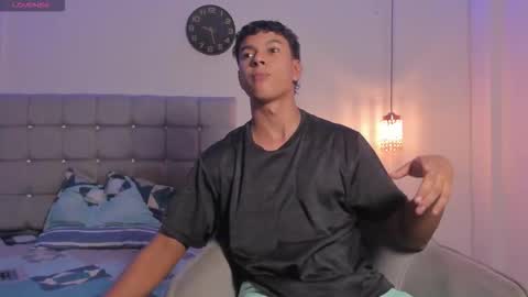 Snapshot of santy_stump chatting on November 2, 2025, 9:06 pm santy_stump online show from November 2, 2025, 9:06 pm