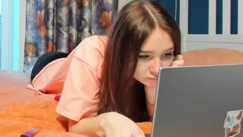 Snapshot of santythousand chatting on December 15, 2025, 10:19 am santythousand online show from December 15, 2025, 10:19 am