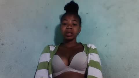 sanyah0123 online show from November 24, 2025, 4:45 am