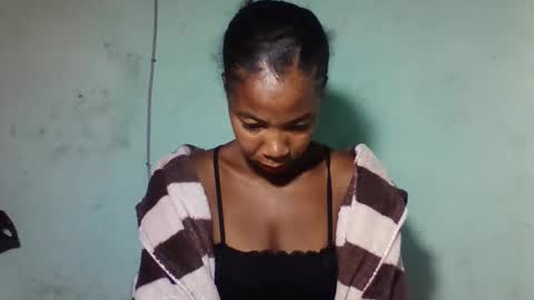 sanyah0123 online show from January 11, 2026, 1:54 am