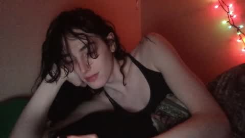 Snapshot of sapphicvoid chatting on December 14, 2025, 3:23 am Jade online show from December 14, 2025, 3:23 am