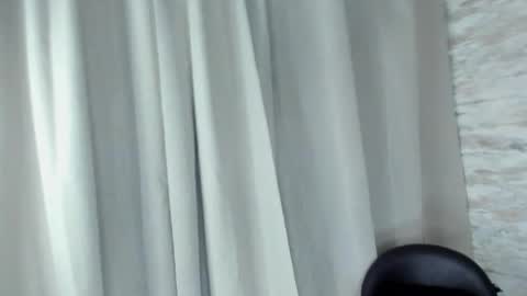 Snapshot of sapphire_fire chatting on December 18, 2025, 12:38 am steph online show from December 18, 2025, 12:38 am