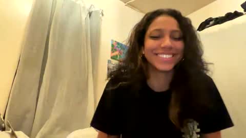 Snapshot of sapphire_honest chatting on December 4, 2025, 3:16 am sapphire online show from December 4, 2025, 3:16 am