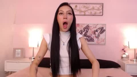 Snapshot of sara17_ chatting on October 26, 2025, 5:13 am Sara online show from October 26, 2025, 5:13 am