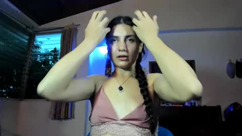 Snapshot of sara_221 chatting on February 24, 2025, 11:19 pm Sara online show from February 24, 2025, 11:19 pm