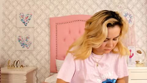 Snapshot of sara__williams chatting on January 13, 2025, 3:45 am Sara online show from January 13, 2025, 3:45 am