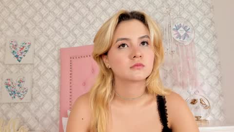 Snapshot of sara__williams chatting on January 18, 2025, 3:42 am Sara online show from January 18, 2025, 3:42 am