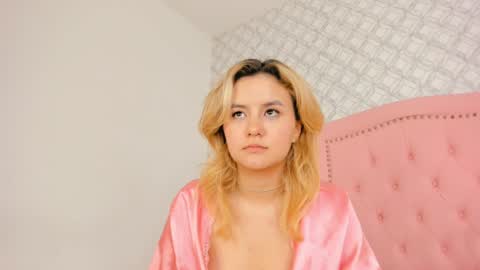 Snapshot of sara__williams chatting on January 19, 2025, 9:55 am Sara online show from January 19, 2025, 9:55 am