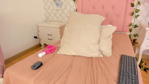 Snapshot of sara__williams chatting on January 23, 2025, 7:00 am Sara online show from January 23, 2025, 7:00 am