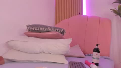 Snapshot of sara__williams chatting on September 24, 2025, 3:59 pm Sara online show from September 24, 2025, 3:59 pm