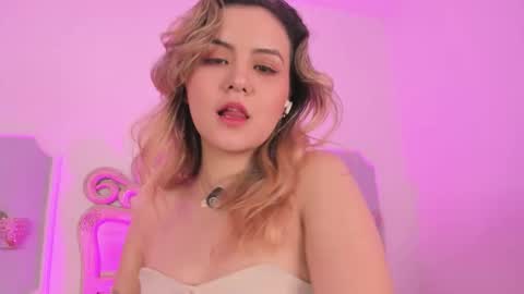 Snapshot of sara__williams chatting on November 8, 2025, 3:50 am Sara online show from November 8, 2025, 3:50 am