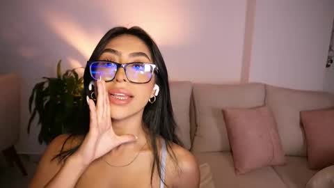 Sara  online show from November 3, 2025, 12:57 am