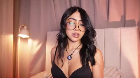 Sara  online show from May 12, 2026, 11:35 pm