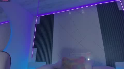 sara allenx online show from September 24, 2025, 2:42 pm