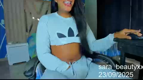 Snapshot of sara_beautyxx chatting on September 23, 2025, 4:32 pm I am Sofia GEMINIS  online show from September 23, 2025, 4:32 pm