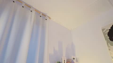 Sara online show from December 16, 2025, 8:03 pm