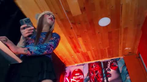 sara_buck online show from April 24, 2026, 11:40 pm