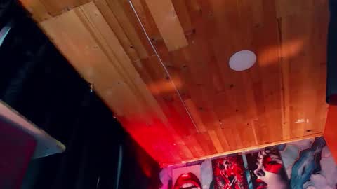 sara_buck online show from April 27, 2026, 9:46 pm