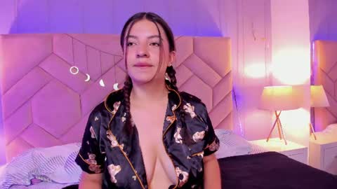 Snapshot of sara_deen chatting on June 25, 2026, 11:37 am Sara online show from June 25, 2026, 11:37 am