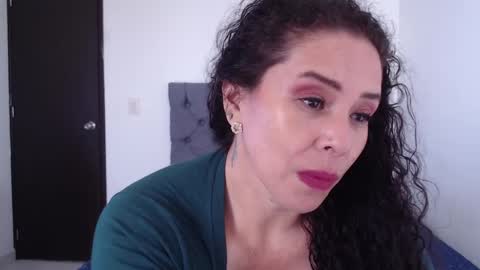 Snapshot of sara_hot46 chatting on December 18, 2024, 2:06 pm Sara hot46 online show from December 18, 2024, 2:06 pm