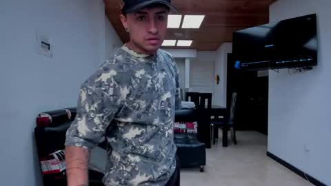 sara_jhon_ online show from May 13, 2026, 5:32 pm