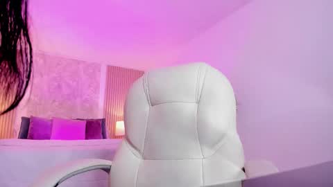 Sara online show from December 2, 2025, 7:31 pm