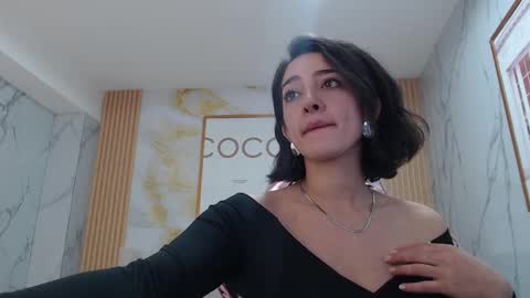 Sara  online show from September 17, 2025, 1:02 pm