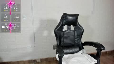 Snapshot of sara_love_1 chatting on April 21, 2026, 2:37 am Sara Love online show from April 21, 2026, 2:37 am