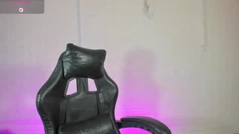 Snapshot of sara_love_1 chatting on April 21, 2026, 2:51 am Sara Love online show from April 21, 2026, 2:51 am