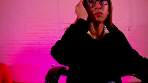 Snapshot of sara_love_1 chatting on May 19, 2026, 2:18 am Sara Love online show from May 19, 2026, 2:18 am