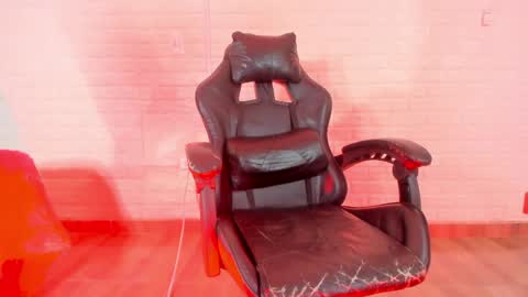 Snapshot of sara_love_1 chatting on May 22, 2026, 4:08 am Sara Love online show from May 22, 2026, 4:08 am
