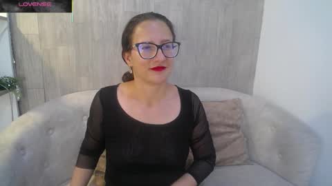 Sara   online show from February 5, 2026, 8:35 pm